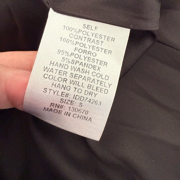 NEW Red Dress Elegant Black and Gold Evening Gown - Picture 15 of 16